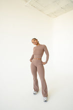 Load image into Gallery viewer, Brown Long Sleeves Cropped Top